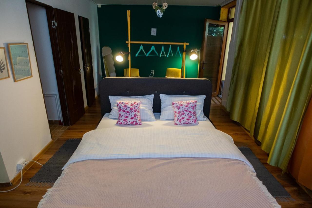 Charlietown Hotel ซาตูมาเร ภายนอก รูปภาพ